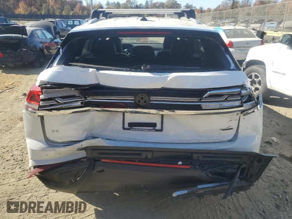 2024 Volkswagen Atlas SE with VIN 1V2LE2CA0RC236608, listed as a Copart auction lot 79430654 with 9,705 mi miles and Salvage title. Bid and sale history available at DreamBid. Image 6.