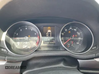 2018 Volkswagen Passat S z VIN 1VWAA7A32JC021254, wystawiony jako Copart lot #51335475 z przebiegiem 101 412 mil mil oraz Szkoda całkowita • Salvage title. Historia ofert i sprzedaży dostępna na DreamBid. Obrazek 9.