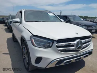 2021 Mercedes-Benz GLC with VIN W1N0G8DB5MV264998, listed as a IAAI auction lot 42070622 with 14,000 mi miles. Bid and sale history available at carsss.com. Image 1.