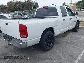 2003 Dodge 1500 ST z VIN 1D7HA18D03S241651, wystawiony jako IAAI lot #42037511 z przebiegiem 138 934 mil mil oraz . Historia ofert i sprzedaży dostępna na DreamBid. Obrazek 4.