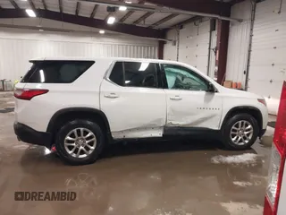 2018 Chevrolet Traverse LS with VIN 1GNEVFKW8JJ193464, listed as a IAAI auction lot 41448963 with 90,910 mi miles. Bid and sale history available at carsss.com. Image 13.