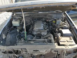 2001 Lexus LX 470 with VIN JTJHT00W613504449, listed as a Copart auction lot 45995455 with 229,056 mi miles and Salvage Title. Bid and sale history available at DreamBid. Image 12.