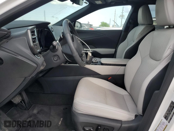 2024 Lexus RX with VIN 2T2BAMBA3RC031454, listed as a Copart auction lot 51141895 with 8,969 mi miles and Salvage Title. Bid and sale history available at carsss.com. Image 7.