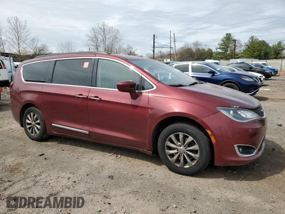2017 Chrysler Pacifica Touring L with VIN 2C4RC1BG2HR613043, listed as a Copart auction lot 51382975 with 221,639 mi miles and Clean Title. Bid and sale history available at DreamBid. Image 4.