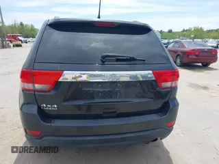 2011 Jeep Grand Cherokee Laredo z VIN 1J4RR4GG0BC547689, wystawiony jako IAAI lot #42230005 z przebiegiem 192 361 mil mil oraz . Historia ofert i sprzedaży dostępna na DreamBid. Obrazek 16.