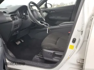 2018 Toyota C-HR XLE z VIN JTNKHMBXXJ1003871, wystawiony jako Copart lot #49984355 z przebiegiem 101 395 mil mil oraz Szkoda całkowita • Salvage title. Historia ofert i sprzedaży dostępna na DreamBid. Obrazek 7.