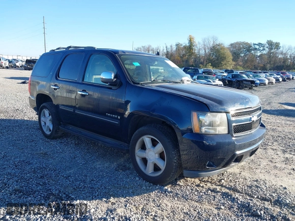 2008 Chevrolet Tahoe 1LT z VIN 1GNFC13J18J107597, wystawiony jako IAAI lot #38245407 z przebiegiem 152 950 mil mil oraz . Historia ofert i sprzedaży dostępna na DreamBid. Obrazek 1.