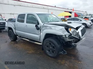 2008 Toyota Tacoma PreRunner with VIN 5TEJU62N88Z517191, listed as a IAAI auction lot 41515565 with 106,699 mi miles. Bid and sale history available at carsss.com. Image 1.