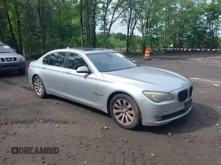2011 BMW 7 Series 750Li xDrive z VIN WBAKC8C53BC433168, wystawiony jako IAAI lot #42189726 z przebiegiem 177 368 mil mil oraz . Historia ofert i sprzedaży dostępna na DreamBid. Obrazek 1.