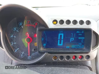 2014 Chevrolet Sonic LT с VIN 1G1JC5SH4E4152805, выставлен на аукционе IAAI как лот 41923555 с пробегом 180 068 миль миль и . История ставок и продаж доступна на DreamBid. Изображение 7.