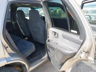 2000 Chevrolet Blazer LT with VIN 1GNDT13W2Y2196092, listed as a IAAI auction lot 42422295 with 153,780 mi miles and . Bid and sale history available at DreamBid. Image 8.