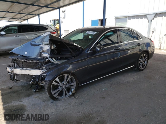 2015 Mercedes-Benz C 300 Luxury с VIN 55SWF4KB0FU012723, выставлен на аукционе Copart как лот 55112815 с пробегом 106 566 миль миль и Списание • Salvage title. История ставок и продаж доступна на DreamBid. Изображение 1.