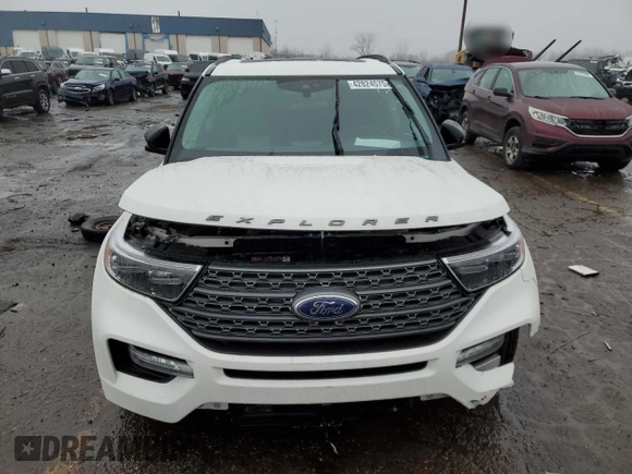 2024 Ford Explorer XLT with VIN 1FMSK8DH6RGA56655, listed as a Copart auction lot 42824575 with 18,789 mi miles and Clean Title. Bid and sale history available at carsss.com. Image 5.