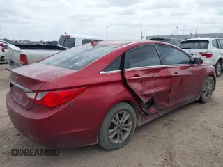2013 Hyundai Sonata GLS z VIN 5NPEB4AC4DH715565, wystawiony jako IAAI lot #41737310 z przebiegiem 176 665 mil mil oraz . Historia ofert i sprzedaży dostępna na DreamBid. Obrazek 4.