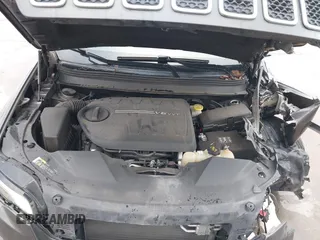 2019 Jeep Cherokee Latitude Plus z VIN 1C4PJLLX1KD241874, wystawiony jako IAAI lot #41313447 z przebiegiem 108 649 mil mil oraz . Historia ofert i sprzedaży dostępna na DreamBid. Obrazek 10.