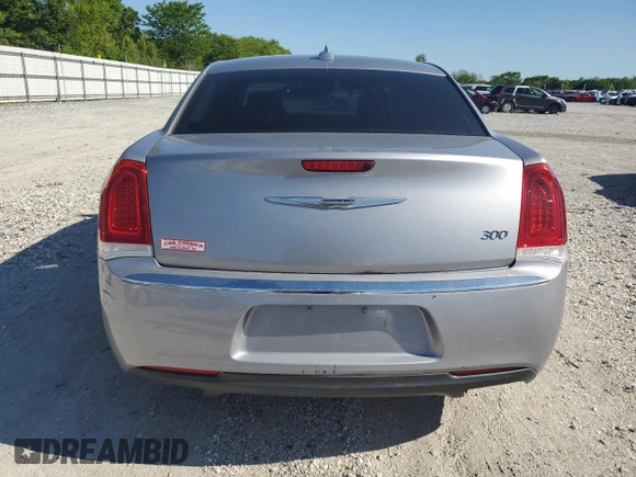 2015 Chrysler 300 Limited z VIN 2C3CCAAG5FH838054, wystawiony jako Copart lot #55480325 z przebiegiem 171 058 mil mil oraz Szkoda całkowita • Salvage title. Historia ofert i sprzedaży dostępna na DreamBid. Obrazek 6.
