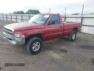 1999 Dodge 1500 z VIN 1B7HF16Y2XS185896, wystawiony jako IAAI lot #42251046 z przebiegiem 258 932 mil mil oraz . Historia ofert i sprzedaży dostępna na DreamBid. Obrazek 2.