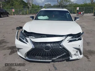2020 Lexus ES with VIN 58ADZ1B16LU060952, listed as a IAAI auction lot 41564044 with 51,496 mi miles. Bid and sale history available at carsss.com. Image 6.