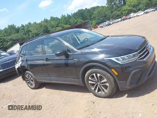 2024 Volkswagen Tiguan S с VIN 3VVRB7AX2RM041909, выставлен на аукционе IAAI как лот 42665616 с пробегом 43 092 миль миль и . История ставок и продаж доступна на DreamBid. Изображение 13.