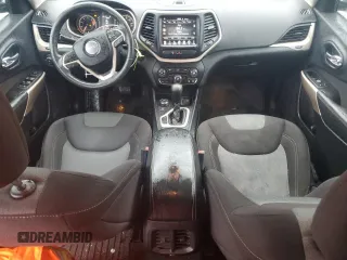 2018 Jeep Cherokee Latitude с VIN 1C4PJMCB8JD610139, выставлен на аукционе Copart как лот 57360335 с пробегом 168 820 миль миль и Списание • Salvage title. История ставок и продаж доступна на DreamBid. Изображение 8.