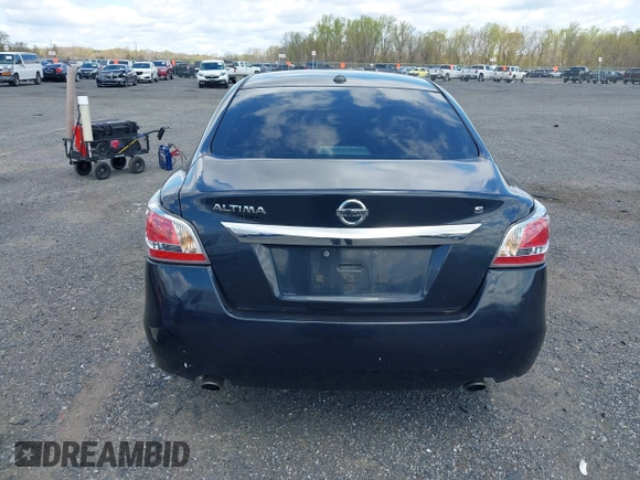 2015 Nissan Altima 2.5 S with VIN 1N4AL3AP9FC411130, listed as a IAAI auction lot 42042722 with 149,594 mi miles. Bid and sale history available at carsss.com. Image 16.