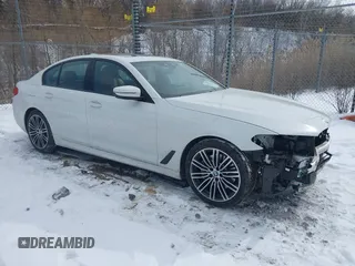 2019 BMW 5 Series 530i xDrive with VIN WBAJA7C50KWC77684, listed as a IAAI auction lot 41629289 with 31,194 mi miles. Bid and sale history available at carsss.com. Image 1.