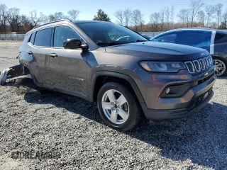 2022 Jeep Compass Altitude with VIN 3C4NJCBB3NT168244, listed as a Copart auction lot 45869775 with 41,275 mi miles and Salvage title. Bid and sale history available at DreamBid. Image 4.