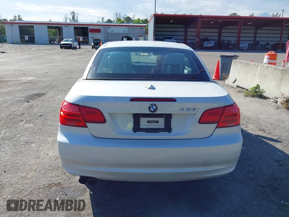 2011 BMW 3 Series 328i with VIN WBADW3C53BE541376, listed as a IAAI auction lot 41193156 with 73,730 mi miles. Bid and sale history available at carsss.com. Image 16.