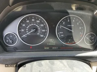 2014 BMW 3 Series 328i with VIN WBA3C1C5XEK111181, listed as a Copart auction lot 54381165 with 98,280 mi miles and Salvage title. Bid and sale history available at DreamBid. Image 9.