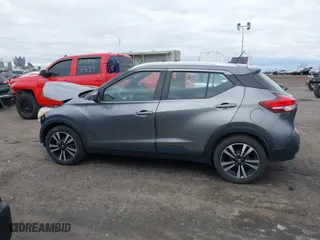 2019 Nissan Kicks S with VIN 3N1CP5CU9KL542551, listed as a IAAI auction lot 41732325 with 143,774 mi miles. Bid and sale history available at carsss.com. Image 13.