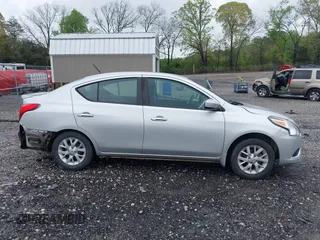 2017 Nissan Versa S Plus z VIN 3N1CN7AP0HL870285, wystawiony jako IAAI lot #41973511 z przebiegiem 141 166 mil mil oraz . Historia ofert i sprzedaży dostępna na DreamBid. Obrazek 13.