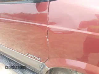 2000 Chevrolet Astro z VIN 1GNDM19W5YB193515, wystawiony jako IAAI lot #42442512 z przebiegiem 158 084 mil mil oraz . Historia ofert i sprzedaży dostępna na DreamBid. Obrazek 12.