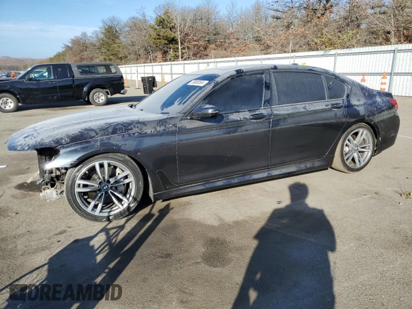 2019 BMW 7 Series 740i xDrive z VIN WBA7E4C56KGV70297, wystawiony jako Copart lot #78858504 z przebiegiem 81 874 mil mil oraz Szkoda całkowita • Salvage title. Historia ofert i sprzedaży dostępna na DreamBid. Obrazek 1.
