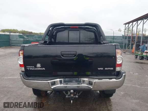 2015 Toyota Tacoma with VIN 3TMLU4ENXFM185371, listed as a IAAI auction lot 41952513 with 87,128 mi miles and . Bid and sale history available at DreamBid. Image 16.