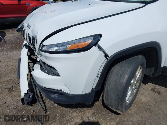 2014 Jeep Cherokee Latitude with VIN 1C4PJMCS8EW192482, listed as a IAAI auction lot 41994546 with 116,839 mi miles and . Bid and sale history available at carsss.com. Image 6.