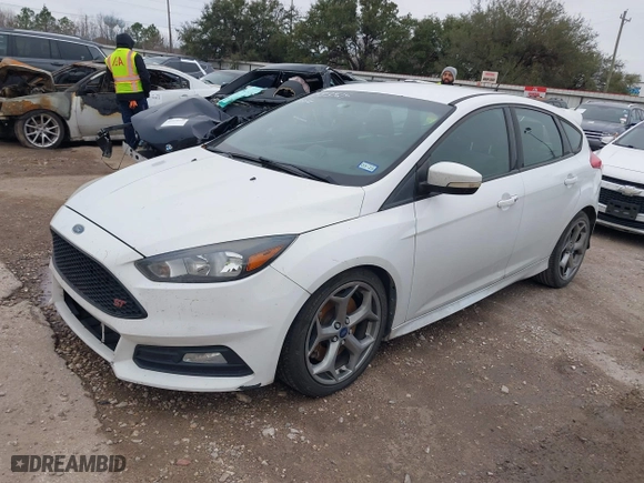 2015 Ford Focus ST with VIN 1FADP3L91FL268867, listed as a IAAI auction lot 41583424 with 169,426 mi miles. Bid and sale history available at carsss.com. Image 17.