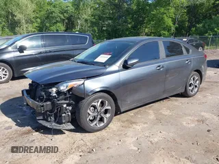 2020 Kia Forte LXS z VIN 3KPF24AD5LE204883, wystawiony jako IAAI lot #42038600 z przebiegiem 48 841 mil mil oraz . Historia ofert i sprzedaży dostępna na DreamBid. Obrazek 2.