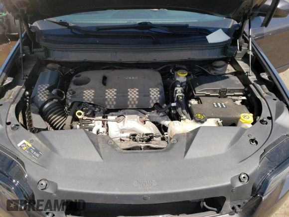 2019 Jeep Cherokee Latitude Plus z VIN 1C4PJMLN3KD333945, wystawiony jako Copart lot #56859834 z przebiegiem 84 620 mil mil oraz Szkoda całkowita • Salvage title. Historia ofert i sprzedaży dostępna na DreamBid. Obrazek 11.