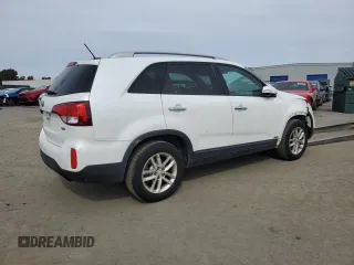 2014 Kia Sorento LX with VIN 5XYKTCA66EG475805, listed as a Copart auction lot 46880805 with 140,722 mi miles and Salvage Title. Bid and sale history available at carsss.com. Image 3.