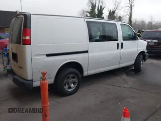 2008 GMC Savana Cargo Van with VIN 1GTGG25CX81235617, listed as a IAAI auction lot 41353274 with 209,888 mi miles. Bid and sale history available at carsss.com. Image 4.