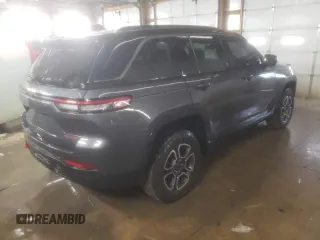 2022 Jeep Grand Cherokee Trailhawk with VIN 1C4RJHCG8N8572275, listed as a Copart auction lot 85665194 with 15,692 mi miles and Salvage title. Bid and sale history available at DreamBid. Image 3.