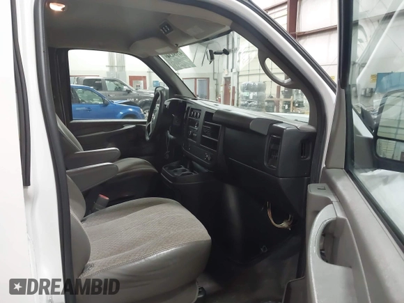 2014 Chevrolet Express Passenger LT with VIN 1GAZG1FG9E1127529, listed as a IAAI auction lot 42151349 with 192,333 mi miles and . Bid and sale history available at DreamBid. Image 5.