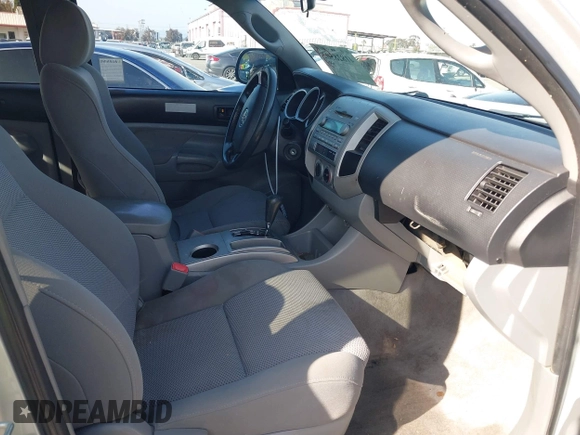 2008 Toyota Tacoma PreRunner with VIN 5TEJU62N38Z487744, listed as a IAAI auction lot 41828502 with 258,537 mi miles. Bid and sale history available at carsss.com. Image 5.