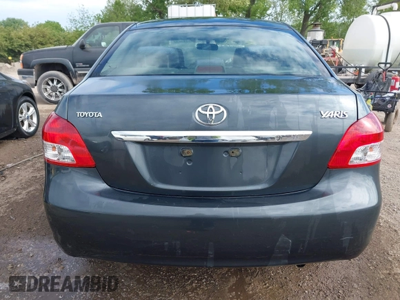 2008 Toyota Yaris z VIN JTDBT923084034729, wystawiony jako IAAI lot #42222673 z przebiegiem 169 007 mil mil oraz . Historia ofert i sprzedaży dostępna na DreamBid. Obrazek 16.