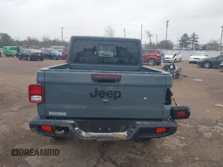2024 Jeep Gladiator Sport z VIN 1C6HJTAG5RL127973, wystawiony jako IAAI lot #41248039 z przebiegiem 2 648 mil mil oraz . Historia ofert i sprzedaży dostępna na DreamBid. Obrazek 6.