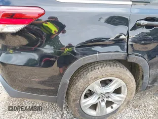 2019 Toyota Highlander Limited with VIN 5TDDZRFH5KS704283, listed as a IAAI auction lot 42597169 with 26,147 mi miles and . Bid and sale history available at DreamBid. Image 6.