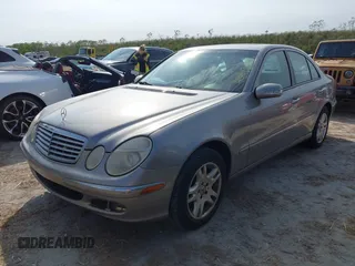 2006 Mercedes-Benz E-Class 3.5L with VIN WDBUF56J16A795803, listed as a IAAI auction lot 40613021 with 1 mi miles. Bid and sale history available at carsss.com. Image 17.
