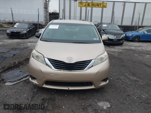 2011 Toyota Sienna LE AAS with VIN 5TDKK3DC9BS089379, listed as a IAAI auction lot 41943062 with 245,778 mi miles. Bid and sale history available at carsss.com. Image 12.