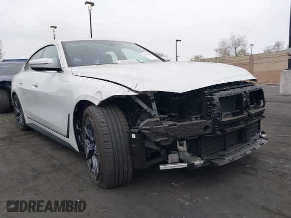 2024 BMW i4 eDrive35 z VIN WBY43AW09RFS24379, wystawiony jako IAAI lot #42014823 z przebiegiem 19 159 mil mil oraz . Historia ofert i sprzedaży dostępna na DreamBid. Obrazek 6.