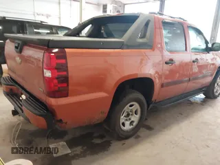 2007 Chevrolet Avalanche LTZ with VIN 3GNFK12397G208005, listed as a IAAI auction lot 42409777 with 246,870 mi miles and . Bid and sale history available at DreamBid. Image 4.